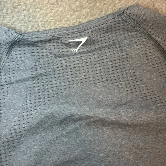 Gymshark long sleeve crop top size small gray - Picture 4 of 4